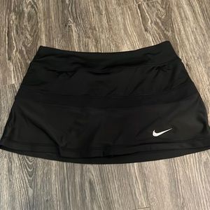 Nike golf tennis skirt with shorts sz M